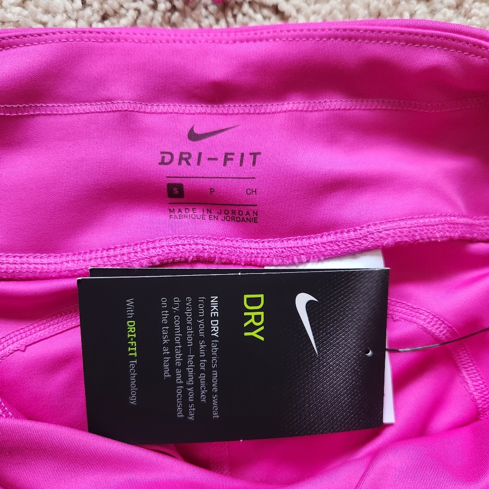 Nike Women's Dri Fit Pink Shorts Size Small - Picture 2 of 7